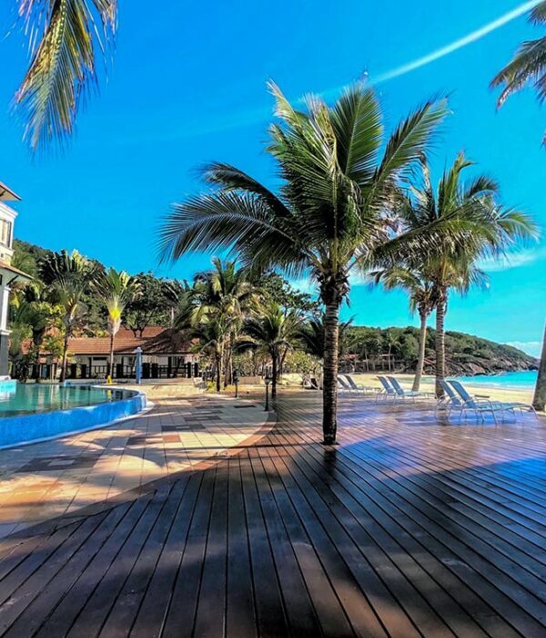 Pakej-Sari-Pacifica-Resort-Spa-Redang-Island-swimming-pool-sun-deck